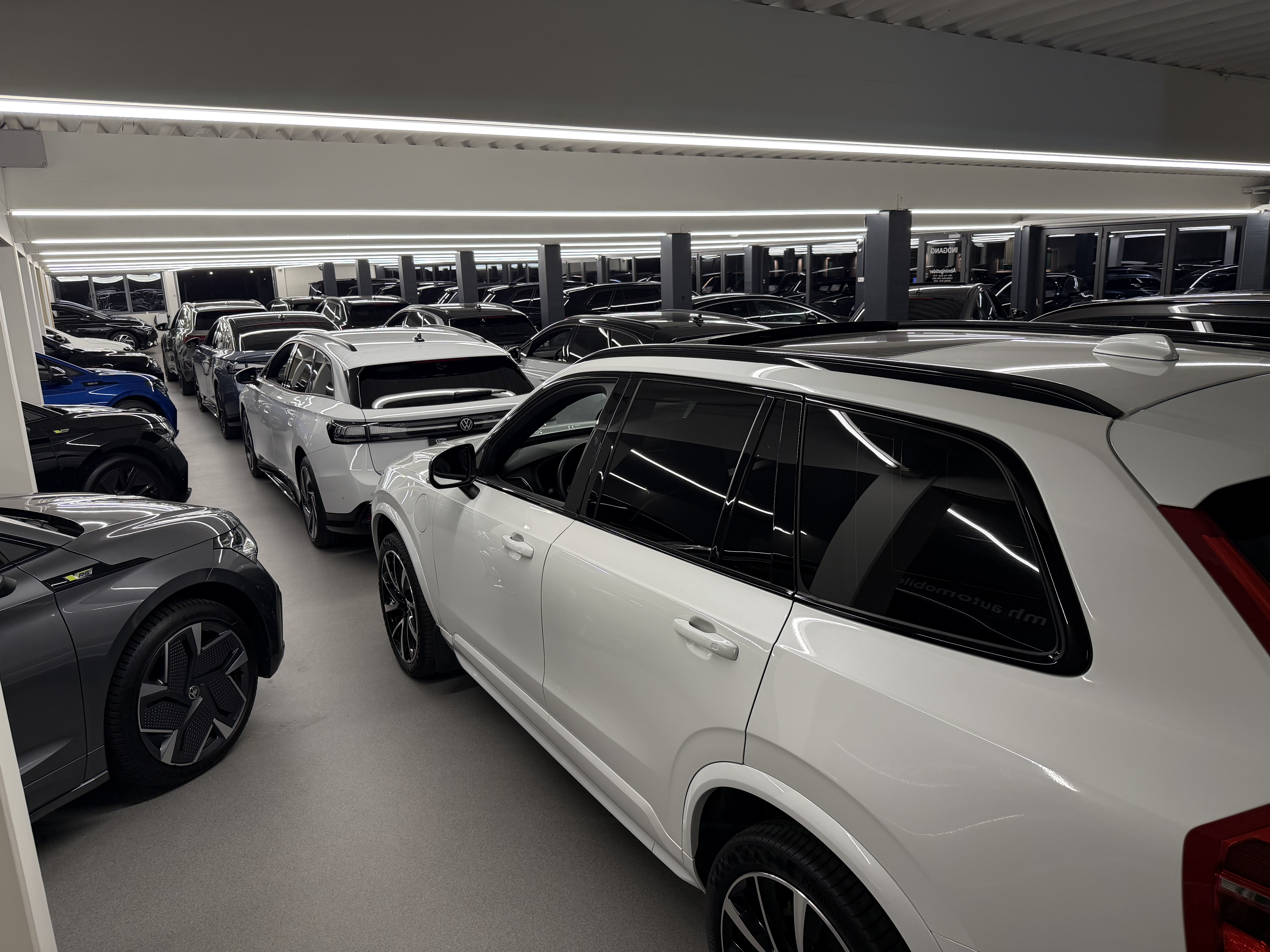 Imageye Imgi 7 Showroom Biler 3 1920X1200 1